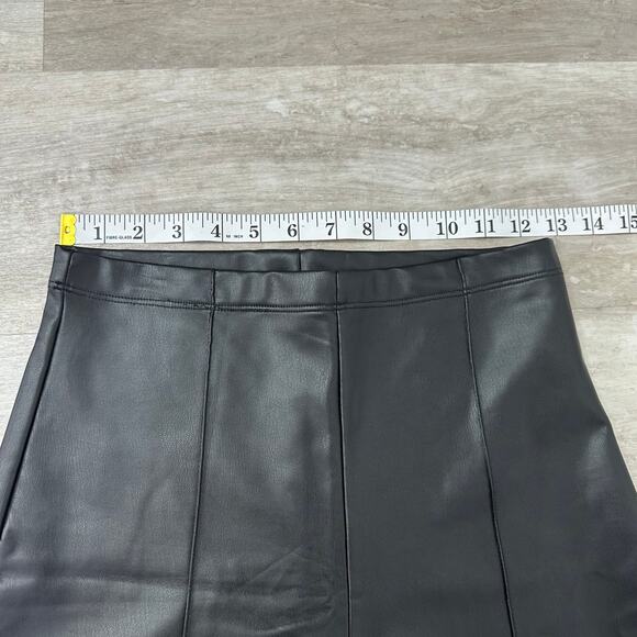 Ripley Rader Black Vegan Leather Straight Leg Pant: Cropped Size 3 (Medium) - Picture 9 of 11